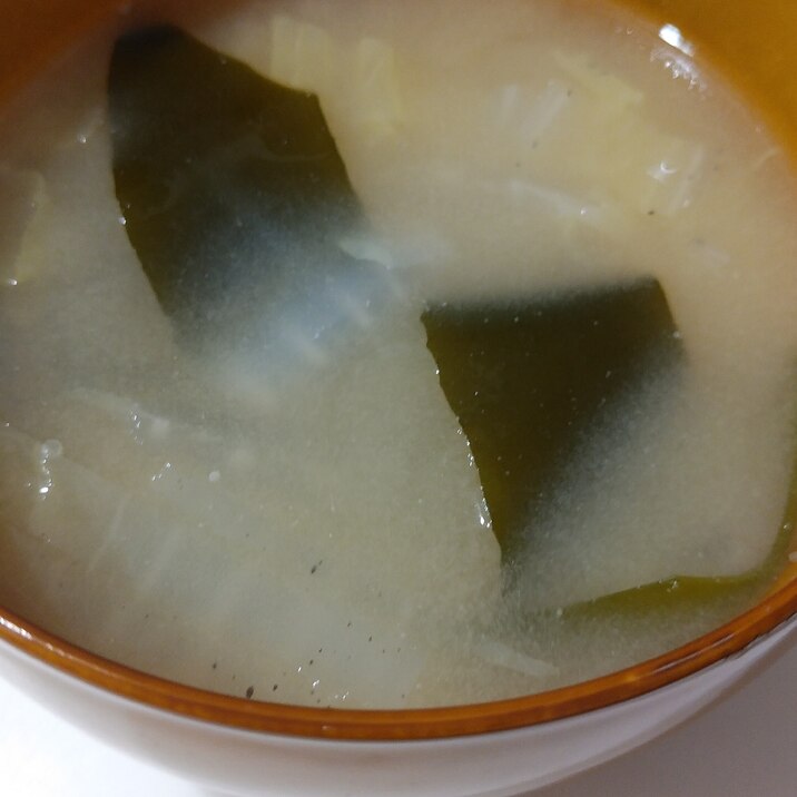 白菜と塩蔵わかめのお味噌汁